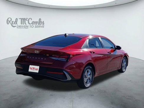 New 2026 Hyundai Elantra SE FWD image 5