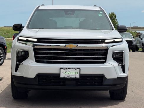 Used 2025 Chevrolet Traverse LT AWD/4WD image 6