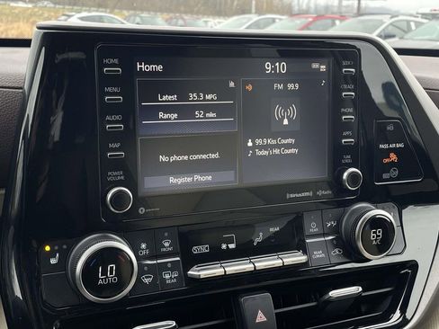 Used 2020 Toyota Highlander XLE image 17