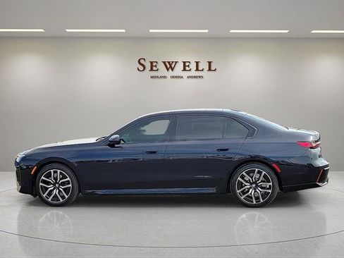 Used 2025 BMW 740i RWD image 2