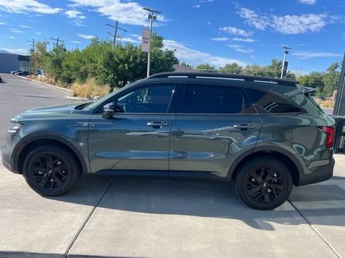 Used 2023 Kia Sorento S w/ Panoramic Sunroof Package AWD/4WD image 3