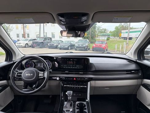 Used 2022 Kia Carnival SX FWD image 25
