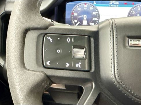 Used 2022 Land Rover Defender 110 V8 AWD/4WD image 11