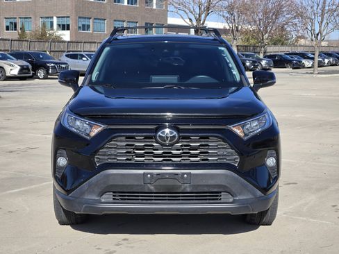 Used 2020 Toyota RAV4 XLE Premium image 5