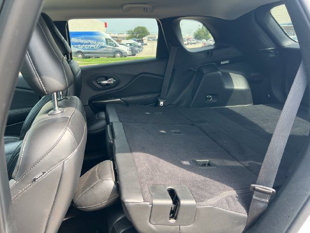 Used 2019 Jeep Cherokee Limited AWD/4WD image 32