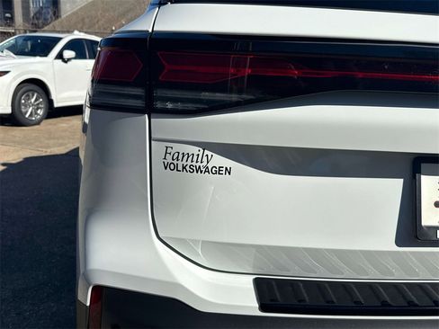 Used 2025 Volkswagen Tiguan S image 9