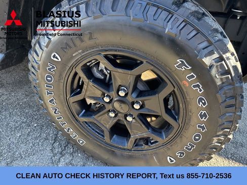 Used 2023 Jeep Wrangler Unlimited w/ Cold Weather Group AWD/4WD image 3