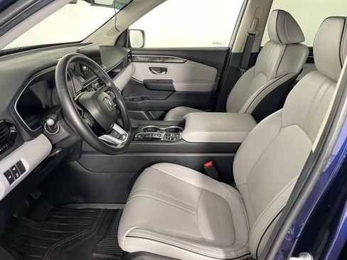Certified 2025 Honda Pilot Elite image 2