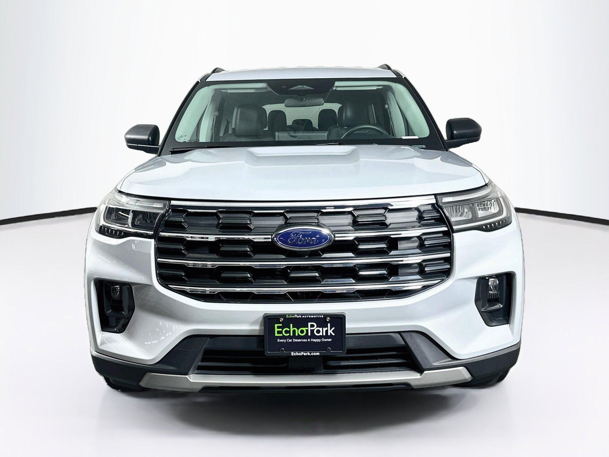 Used 2025 Ford Explorer Active w/ Active Comfort Package RWD image 2