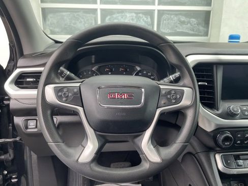 Used 2023 GMC Acadia SLE w/ Driver Convenience Package image 2