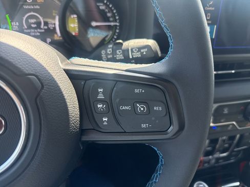 Used 2024 Jeep Wrangler Unlimited Rubicon 4xe AWD/4WD image 20