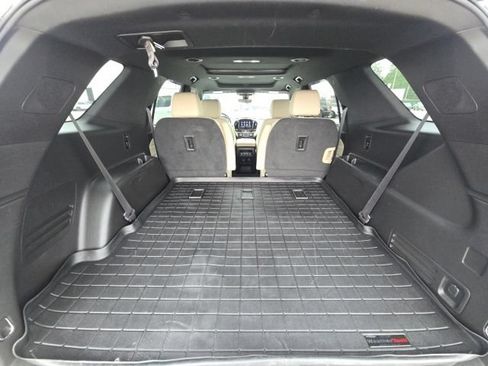 Used 2023 Chevrolet Traverse LT w/ LT Premium Package FWD image 13