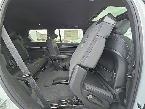 New 2026 Jeep Grand Cherokee L Laredo image 48