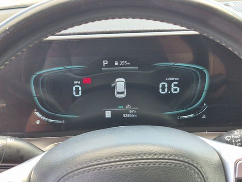 Used 2025 Kia Telluride S AWD/4WD image 22