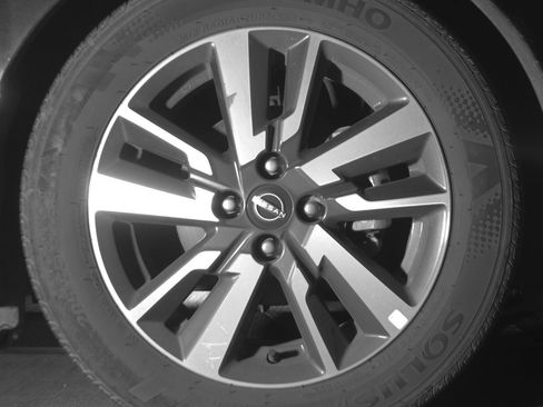 Used 2025 Nissan Versa SV FWD image 13