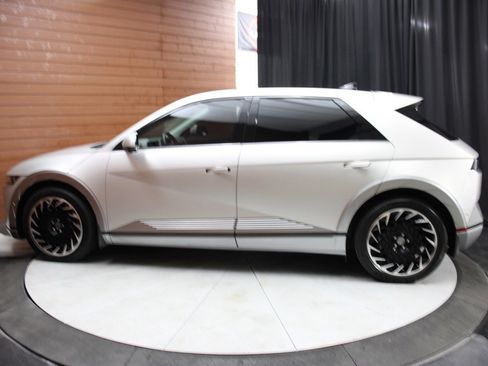 Used 2024 Hyundai Ioniq 5 Limited image 25