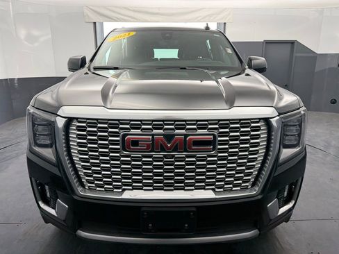 Used 2021 GMC Yukon XL Denali w/ Denali Premium Package AWD/4WD image 8