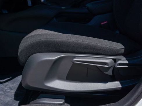 Certified 2026 Honda HR-V LX image 17