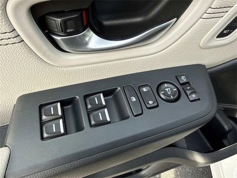 New 2026 Honda Pilot Touring image 13