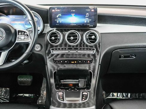 Used 2022 Mercedes-Benz GLC 300 image 12