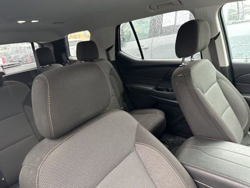 Used 2019 Chevrolet Traverse LT image 12