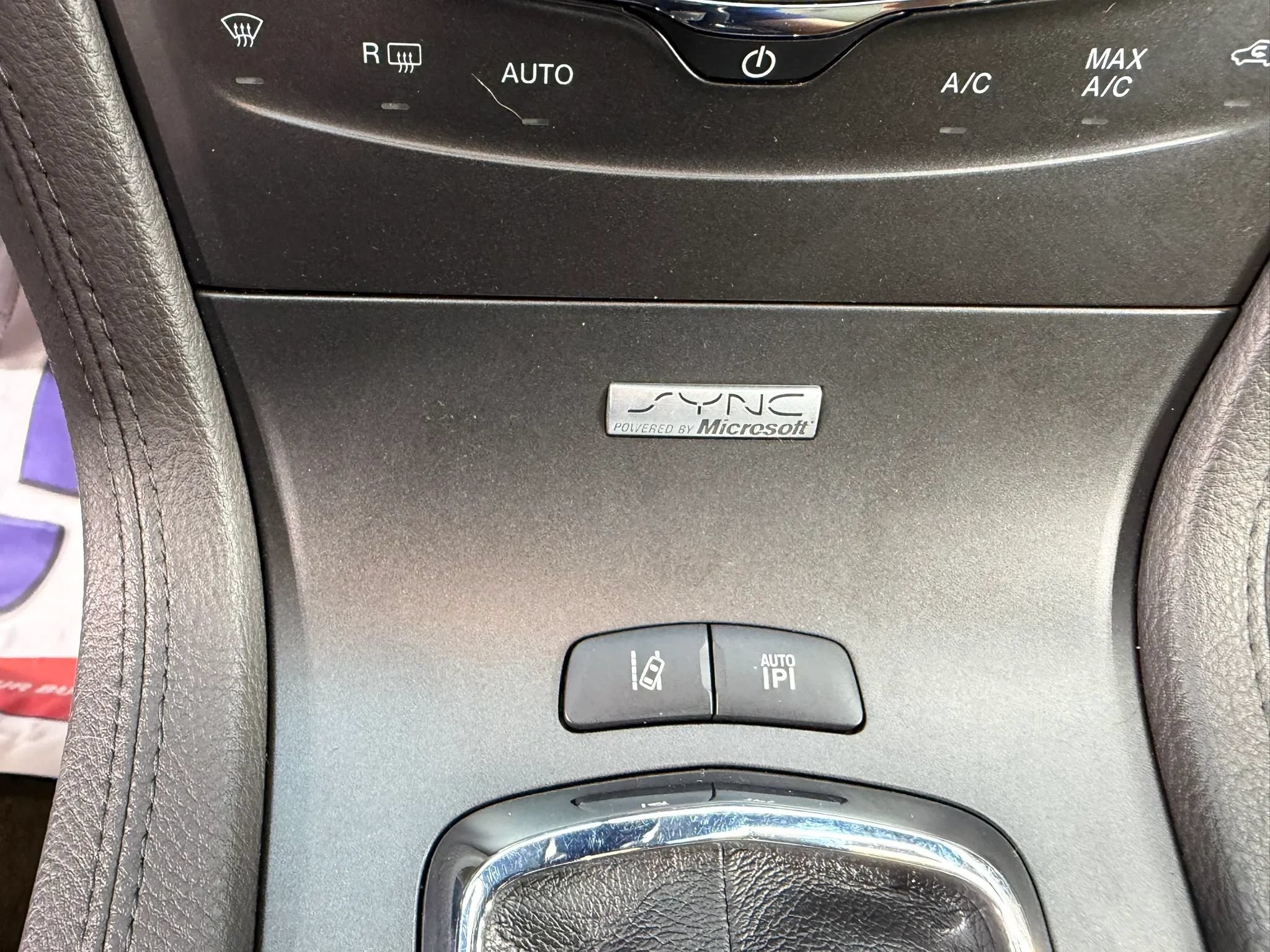 Used 2014 Lincoln MKT AWD w/ Equipment Group 201A image 27