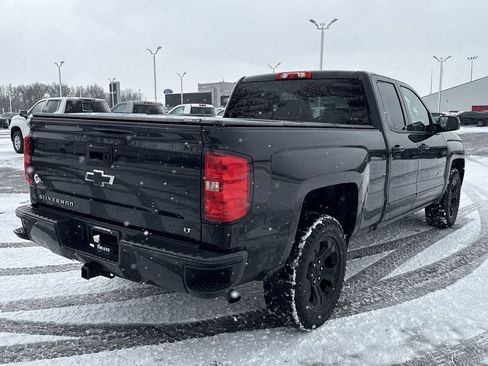 Used 2017 Chevrolet Silverado 1500 LT w/ Midnight Edition image 8