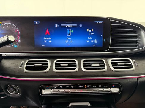 Used 2025 Mercedes-Benz GLS 450 4MATIC image 18
