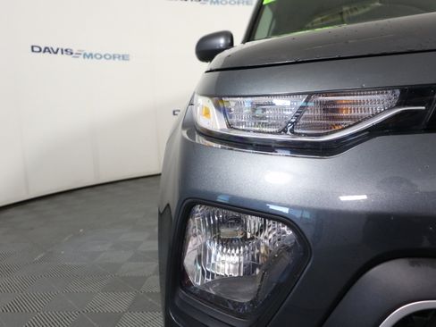 Used 2020 Kia Soul S image 3