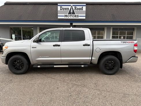 Used 2017 Toyota Tundra SR5 w/ TRD Off Road Package AWD/4WD image 4