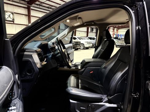 Used 2024 Ford Expedition XLT RWD image 13