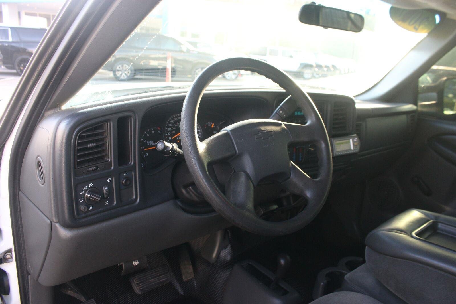 Used 2007 Chevrolet Silverado 2500 W/T w/ Heavy-Duty Power Package AWD/4WD image 15