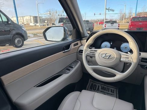 Used 2023 Hyundai Palisade Limited image 17
