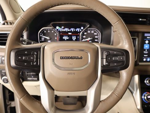Used 2021 GMC Yukon XL Denali w/ Denali Ultimate Package image 3