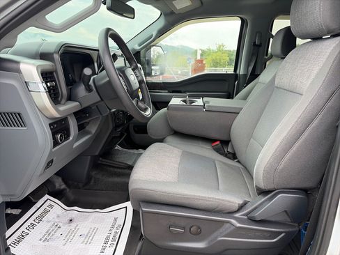 Used 2024 Ford F250 XLT w/ XLT Premium Package AWD/4WD image 18