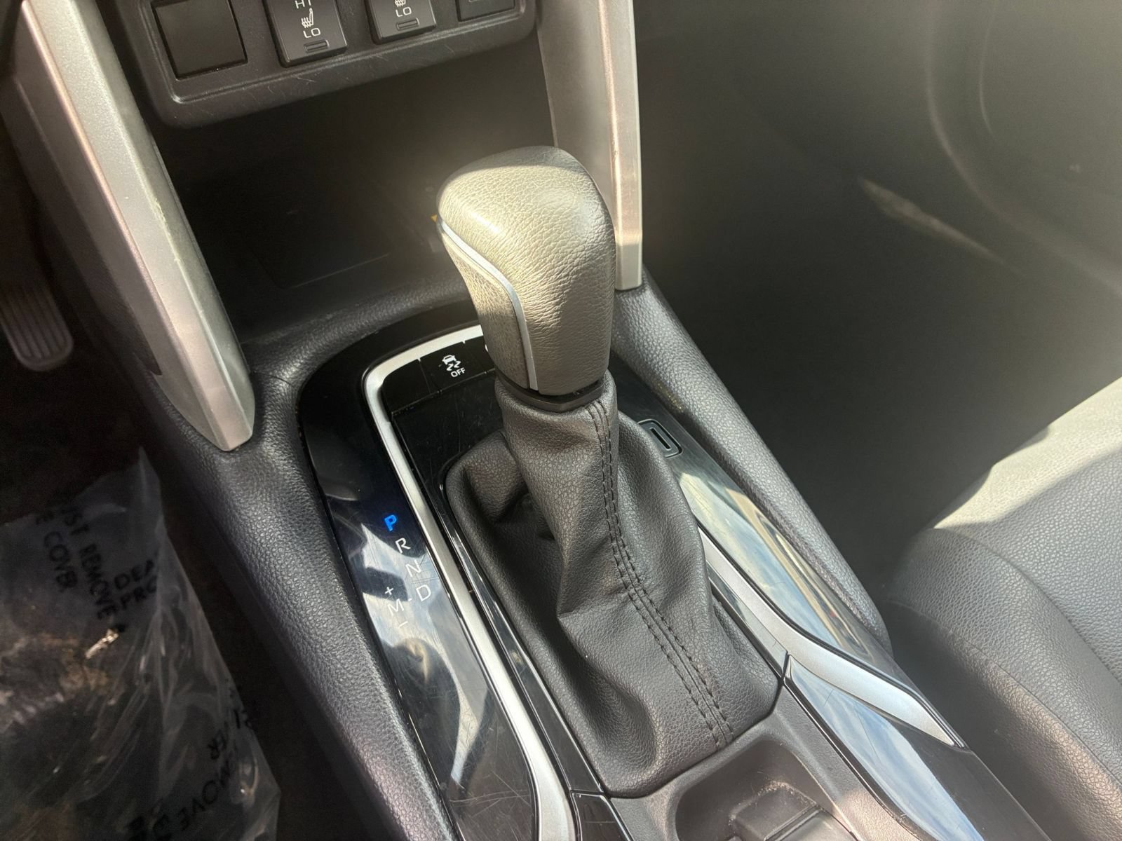Used 2022 Toyota Corolla Cross XLE AWD/4WD image 35
