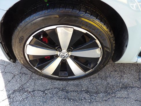 Used 2014 Volkswagen Beetle R-Line image 5