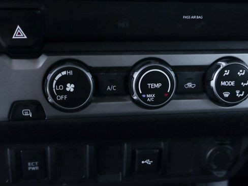 Used 2021 Toyota Tacoma SR image 31