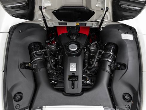 Certified 2022 Ferrari F8 Tributo image 19