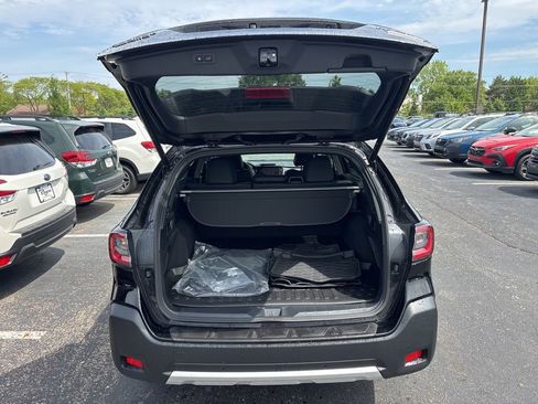 Certified 2025 Subaru Outback Touring AWD/4WD image 8