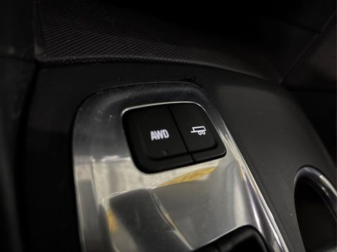 Used 2019 Chevrolet Equinox LT image 32