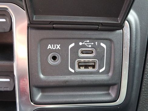 Used 2022 Jeep Gladiator Sport image 23