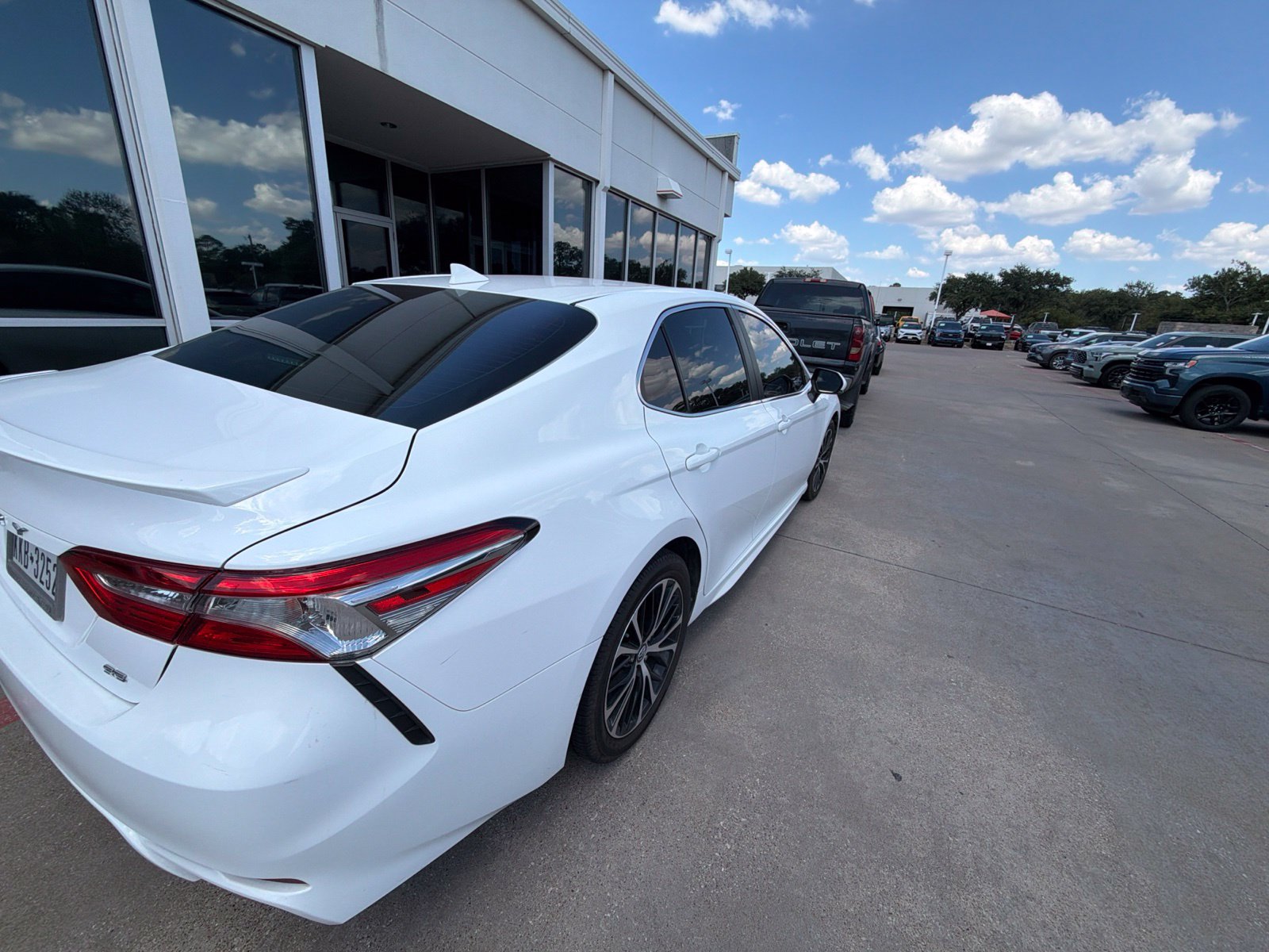 Used 2018 Toyota Camry SE w/ Audio Package FWD image 5