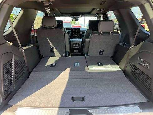 New 2026 GMC Yukon Denali w/ Advanced Technology Package AWD/4WD image 18