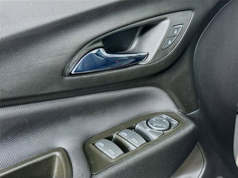 Used 2023 Chevrolet Equinox RS image 17