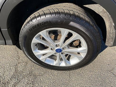 Used 2018 Ford Escape SEL image 12