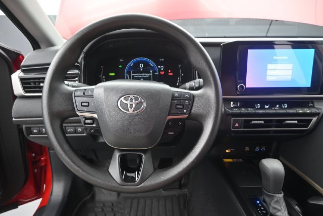 Used 2025 Toyota Camry LE FWD image 16