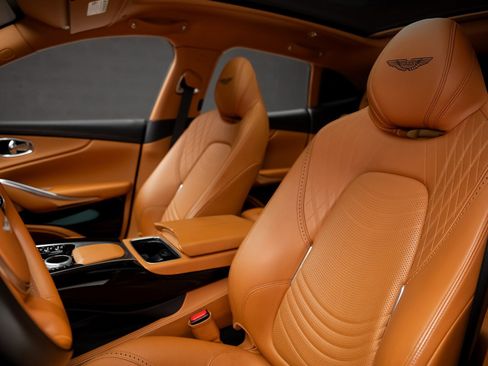 Used 2023 Aston Martin DBX image 57