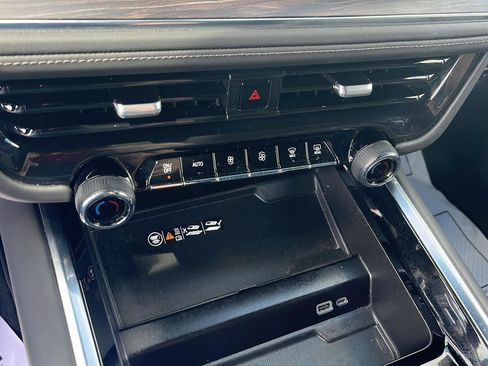 Used 2025 Chevrolet Tahoe Z71 image 15