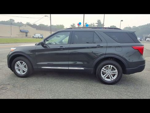 Certified 2023 Ford Explorer XLT w/ Equipment Group 202A AWD/4WD image 5